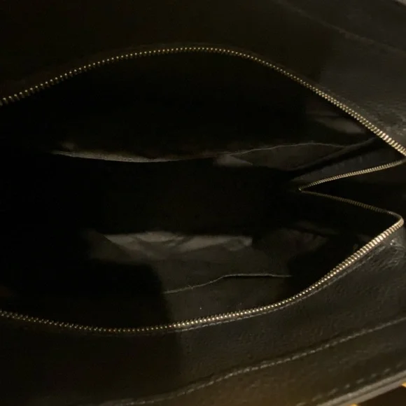 Beautiful Marc Jacobs Signet Black Leather Tote - Picture 8 of 10